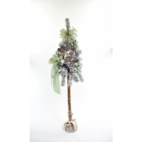 BOŽIĆNO DRVCE OKIĆENO SNJEŽ. MINT PIN