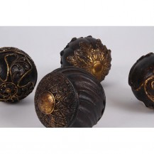 KUGLA BAROQUE 10CM SORT DUT